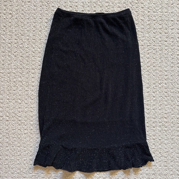 Black shimmer skirt with ruffles - Picture 1 of 3